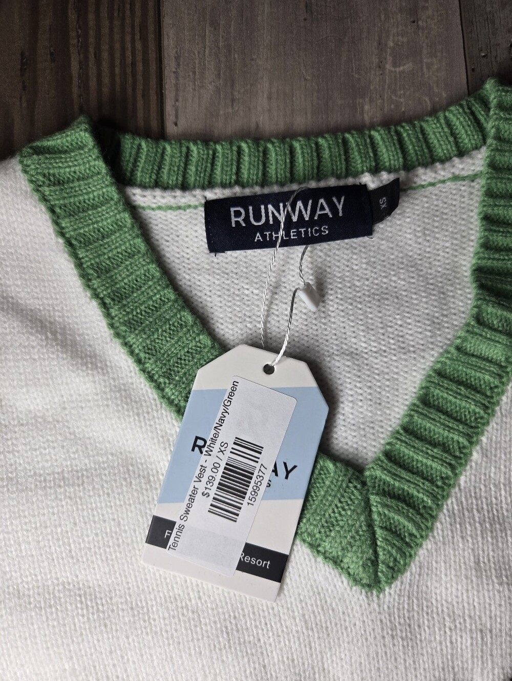NWT RUNWAY ATHLETICS Knit “TENNIS” V‑Neck Sweater Vest White & Green Size XS - Picture 3 of 15